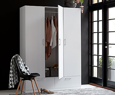 Τρίφυλλη ντουλάπα με δύο συρτάρια στο κάτω μέρος, λευκό χρώμα, Π144 x Υ200 x Β50 cm