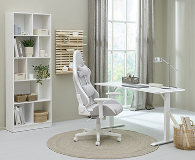 Γραφείο λευκό με ρυθμιζόμενο ύψος και καρέκλα gaming με υποστήριξη στη μέση και στον αυχένα