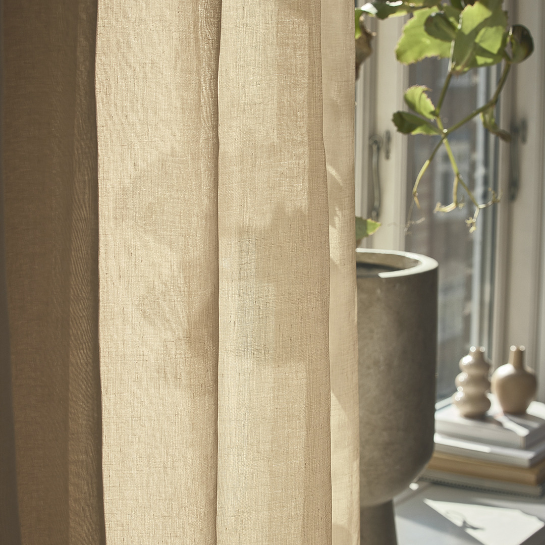 Έτοιμη κουρτίνα σε ανοιχτό χακί χρώμα