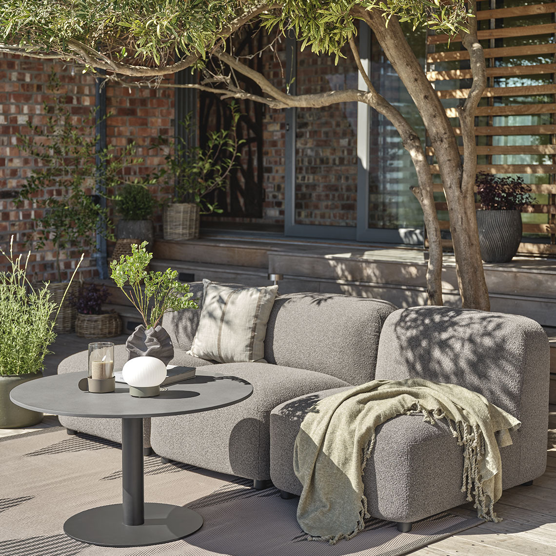 Οι μονάδες σαλονιού ΤANE στεγνώνουν γρήγορα μετά από μια βροχή. Μονάδα σαλονιού κήπου από υλικό που στεγνώνει γρήγορα