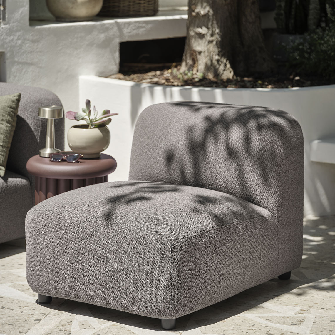 Η μονάδα σαλονιού TANE μπορεί να χρησιμοποιηθεί ως πολυθρόνα Μονάδα σαλονιού σε αίθριο