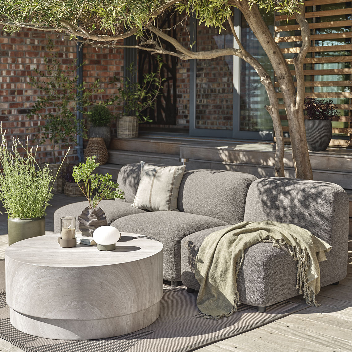 Μονάδες σαλονιού κήπου TANE συνδυασμένες σε έναν καναπέ σαλονιού κήπου Καναπές σαλονιού κήπου κατασκευασμένος από μονάδες σαλονιού κήπου