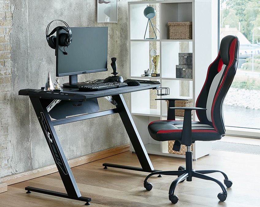 Home office με gaming γραφείο & gaming καρέκλα γραφείου